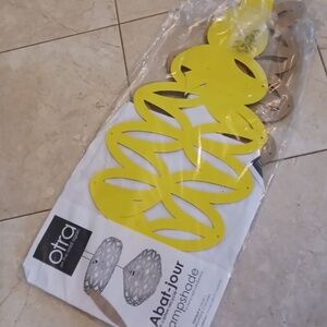 Otra Lampshade Quebec NWT‎